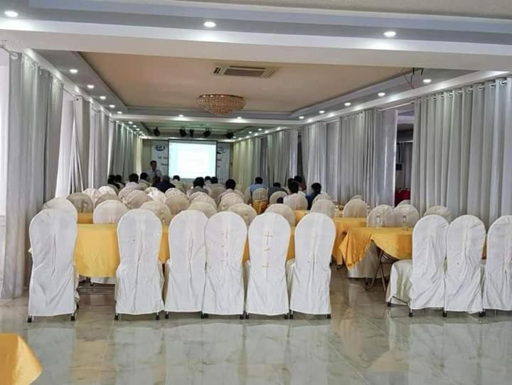 Khach San Long Ty Hotel Cà Mau Buitenkant foto