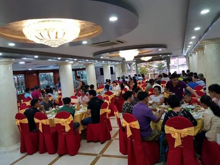 Khach San Long Ty Hotel Cà Mau Buitenkant foto