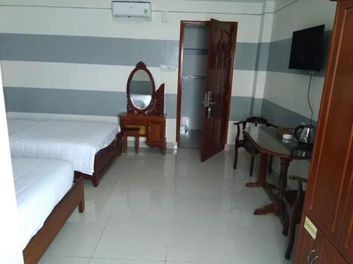 Khach San Long Ty Hotel Cà Mau Buitenkant foto